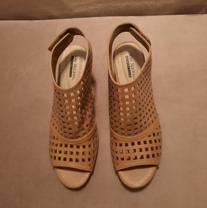 Comfortable Tan Kim Roger's Simion Sandal
